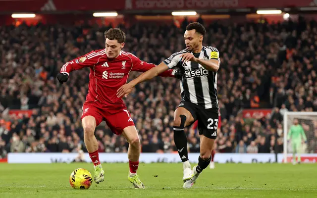 Murphy battles Wirtz