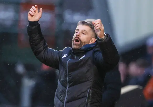 St Mirren manager Stephen Robinson