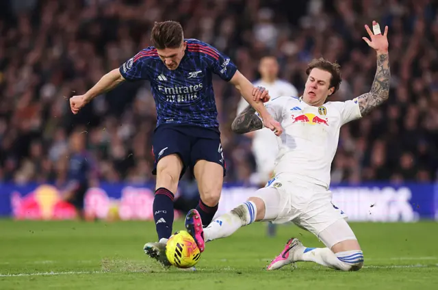 Rodon tackles Gyokeres as he prepares to shoot for 3-0