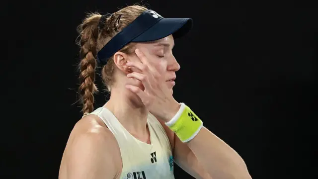 Elena Rybakina reacts