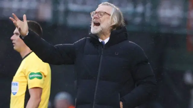 Dundee head coach Steven Pressley