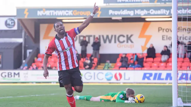 Tendayi Darikwa celebrates