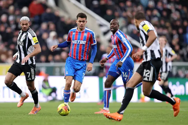 Brennan Johnson of Crystal Palace runs with the ball