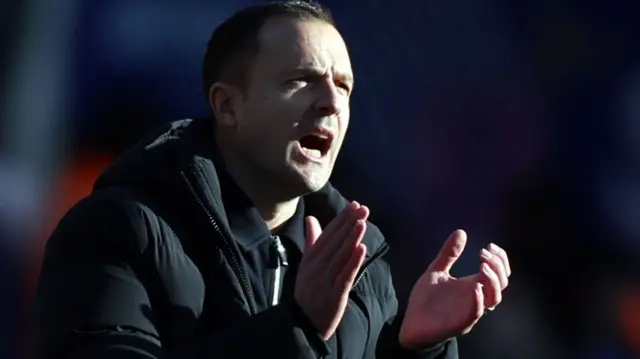 Chris Davies claps
