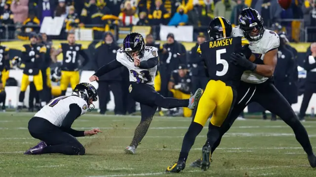 Tyler Loop misses field goal for the Baltimore Ravens