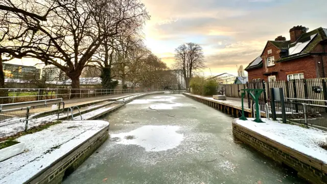 A frozen canal in Reading