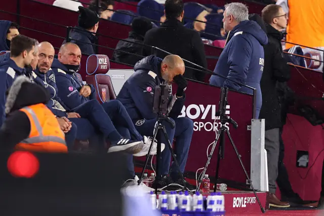 Nuno Espirito Santo manager / head coach of West Ham United with his head in his hands