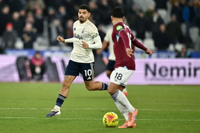 Gibbs-White tries to press West Ham's back line