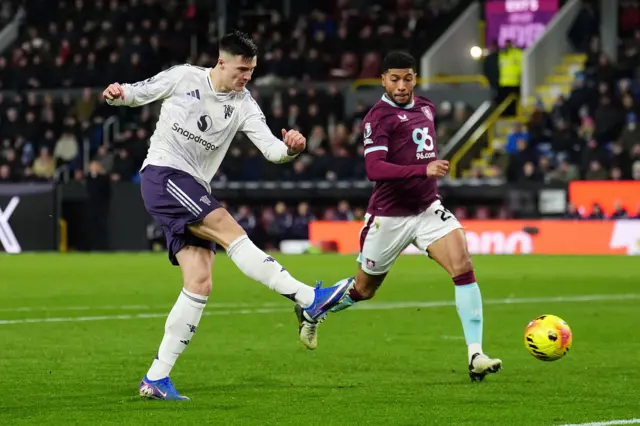 Manchester United's Benjamin Sesko scores their side's first goal