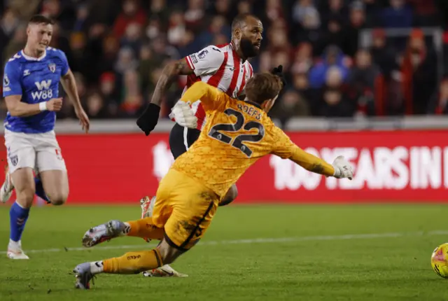 Brentford's Igor Thiago scores their first goal
