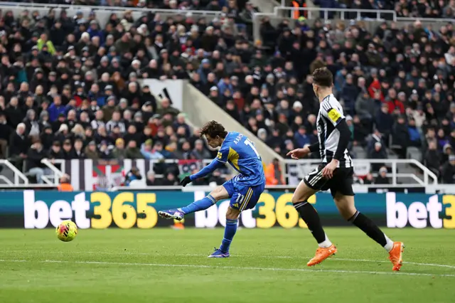 Brenden Aaronson of Leeds United scores his team's first goal