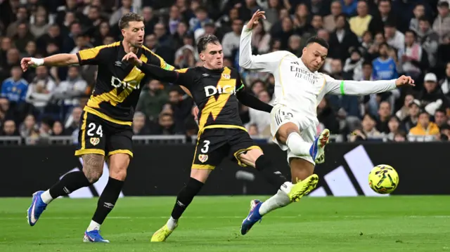 Mbappe competes for the ball versus Rayo Vallecano