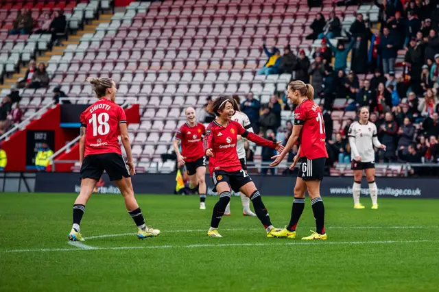 Lisa Naalsund scoring a goal