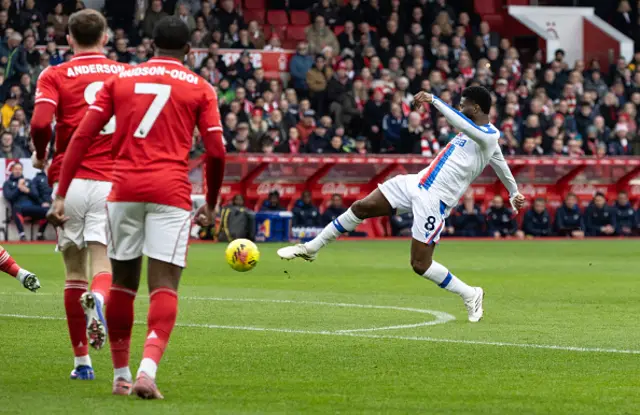 Crystal Palace's Jefferson Lerma shoots at goal