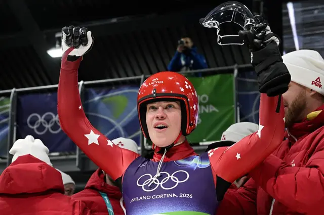 Elina Bota celebrates