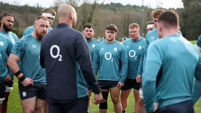 Steve Borthwick with England player