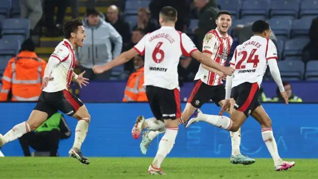 Southampton celebrate Shea Charles' winner at Leicester