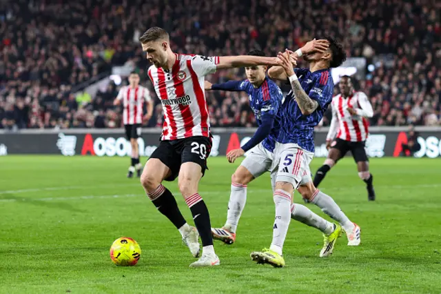 Kristoffer Ajer of Brentford and Piero Hincapie of Arsenal