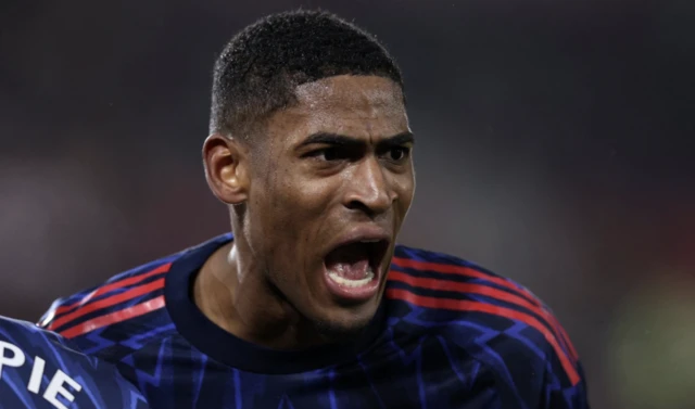 Arsenal's Cristhian Mosquera reacts