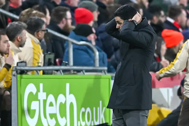 Mikel Arteta manager of Arsenal looks dejected