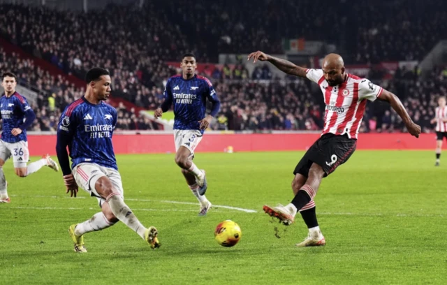 Brentford's Igor Thiago (right) has a shot on goal blocked by Arsenal's Gabriel