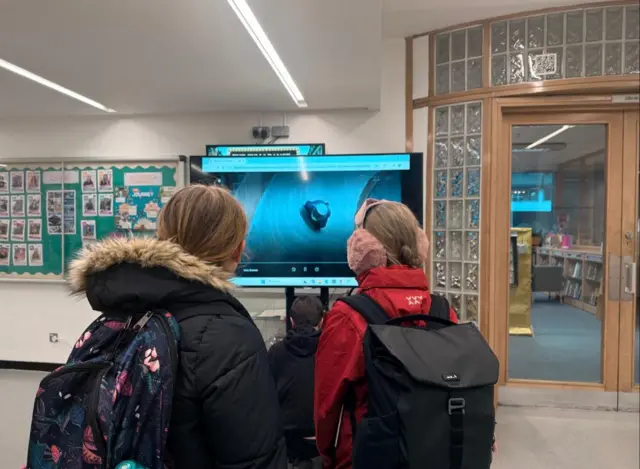Pupils watch Tabby Stoecker