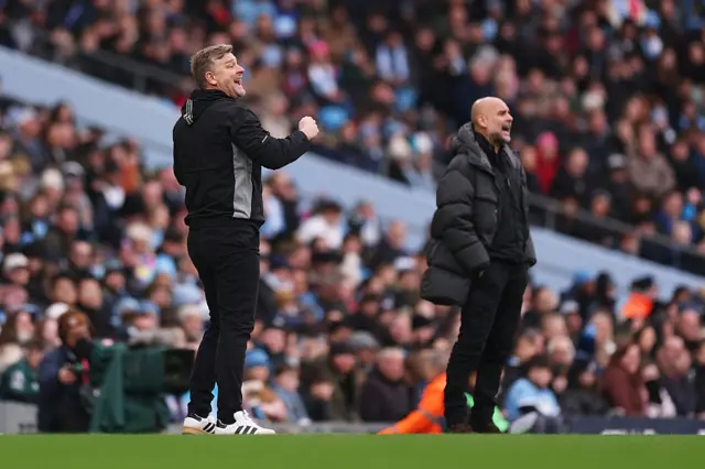 Robinson and Guardiola dictate their teams from the side