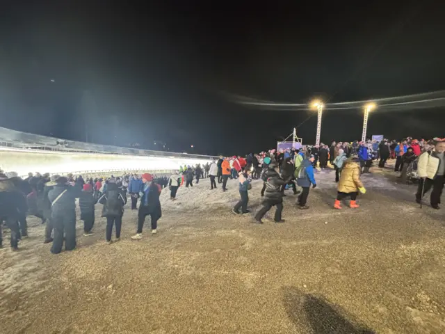 Crowds at cortina sliding track