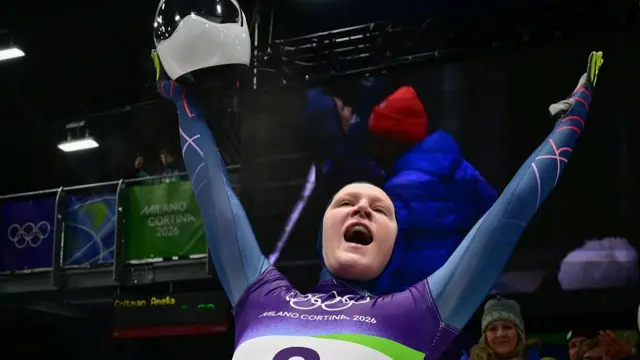 Amelia Coltman reacts