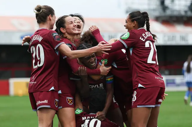 West Ham players celebrate