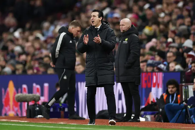 Unai Emery, Manager of Aston Villa, react