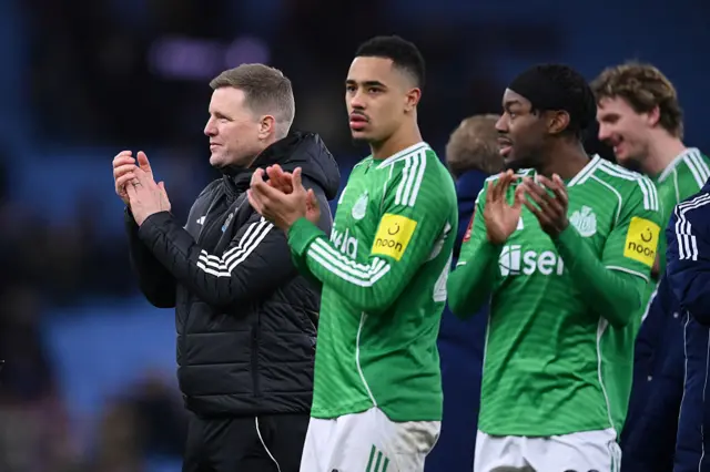 Howe and players clap the travelling fans