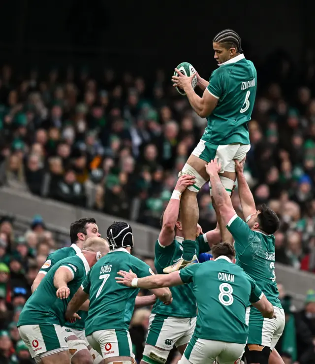 Cormac Izuchukwu secures a line-out