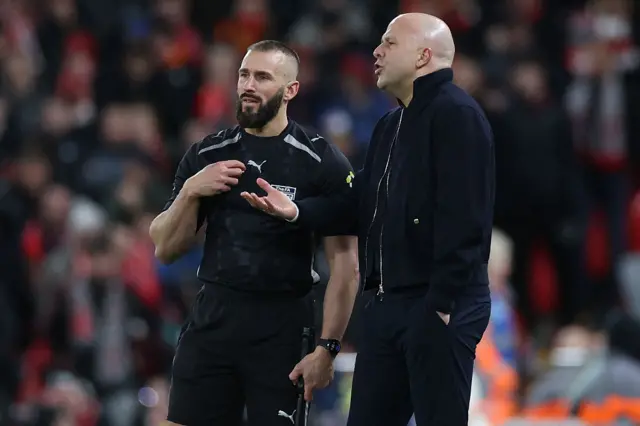 Slot complains to the 4th official