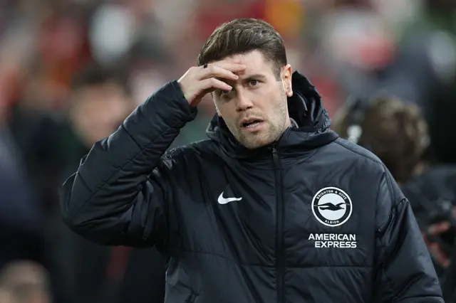 Hurzeler reacts on the touchline