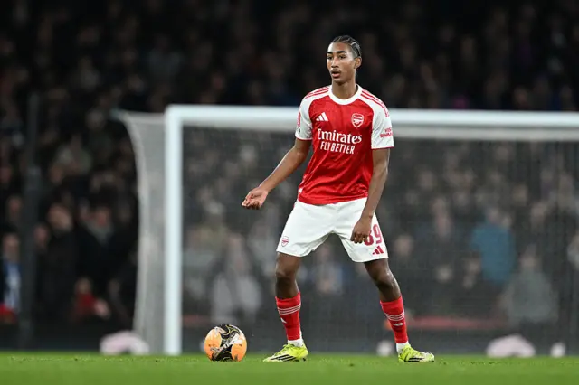 Marli Salmon of Arsenal controls the ball