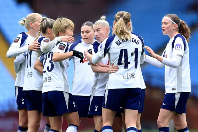 Spurs players celebrate