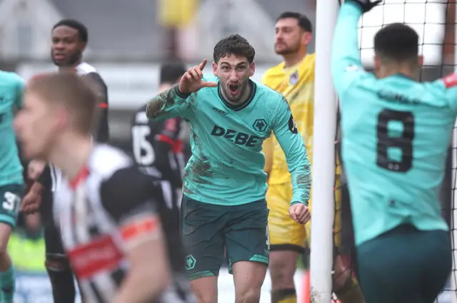Santiago Bueno of Wolverhampton Wanderers celebrates