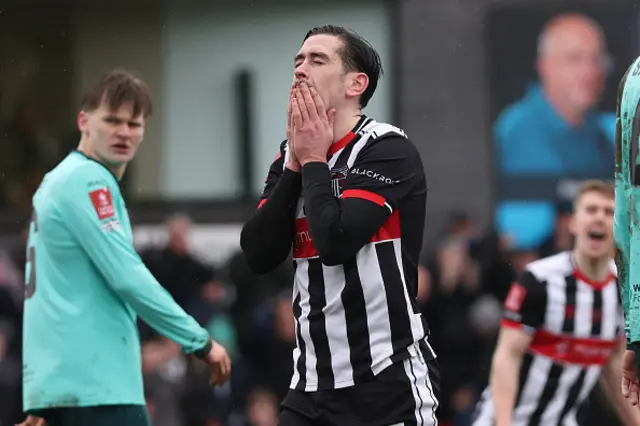 Jamie Walker reacts