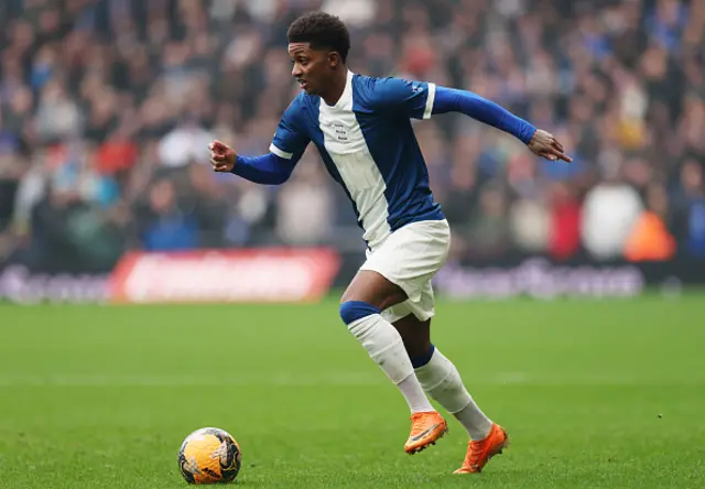 Demarai Gray of Birmingham City runs with the ball