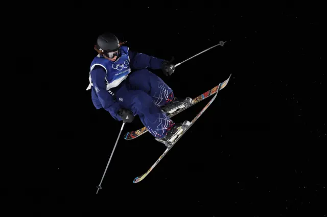 Great Britain's Kirsty Muir in big air qualification action
