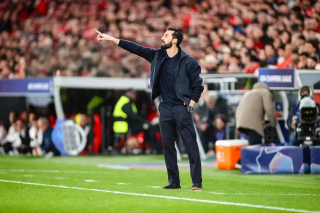 Real Madrid coach Álvaro Arbeloa giving instructions