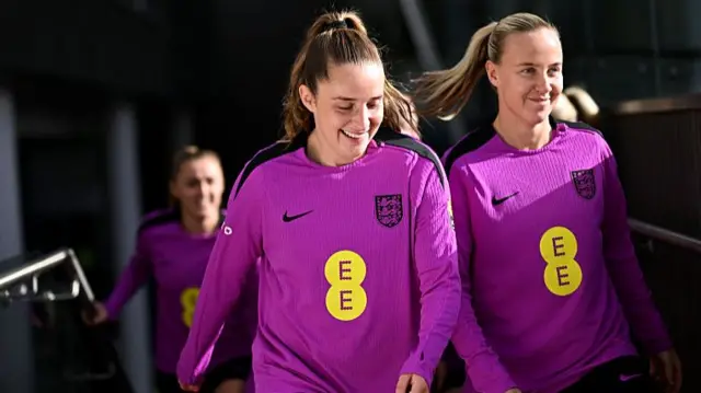 Ella Toone and Beth Mead