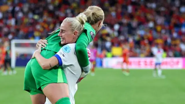 Alex Greenwood and Hannah Hampton