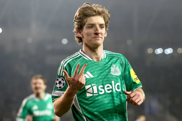 Anthony Gordon of Newcastle United celebrates scoring his team's third goal
