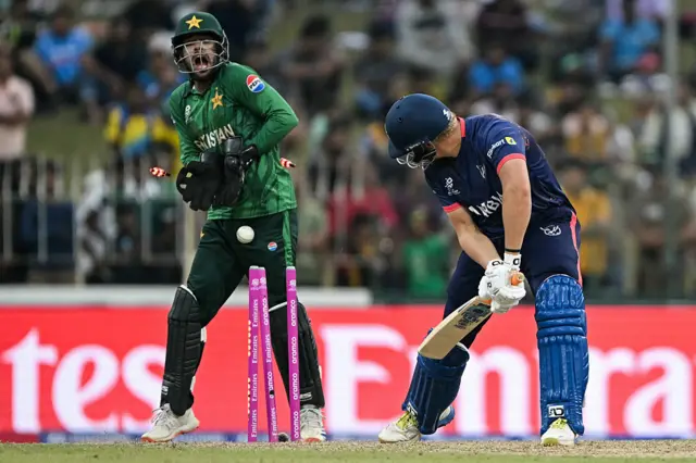 Ruben Trumpelmann (R) is clean bowled