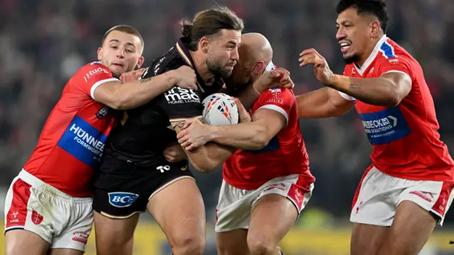 Hull KR v Brisbane match action