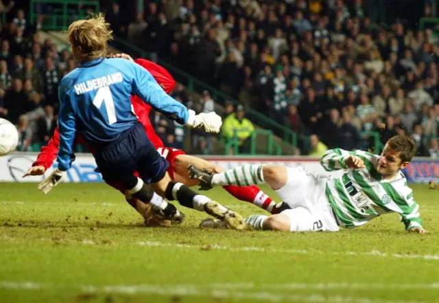 Shaun Maloney scores for Celtic against Stuttgart