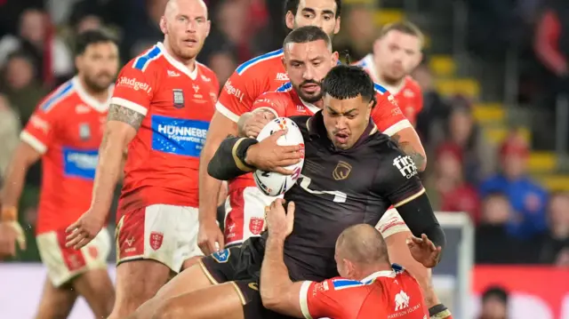 Hull KR v Brisbane match action