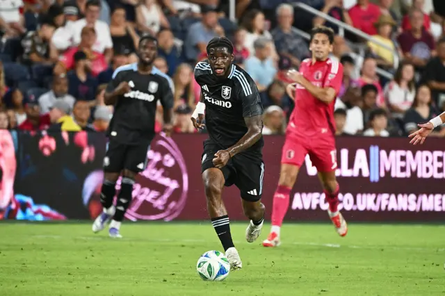 Samuel Iling Jr runs with the ball